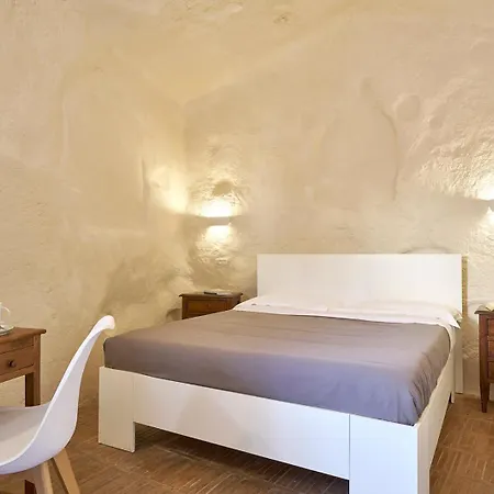 Fra I Sassi Bed & Breakfast 3*